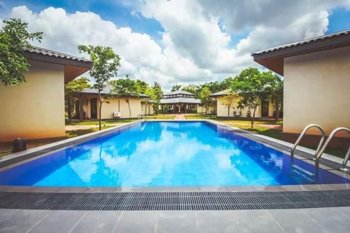 Ceyloni Hotel Sigiriya Exterior photo